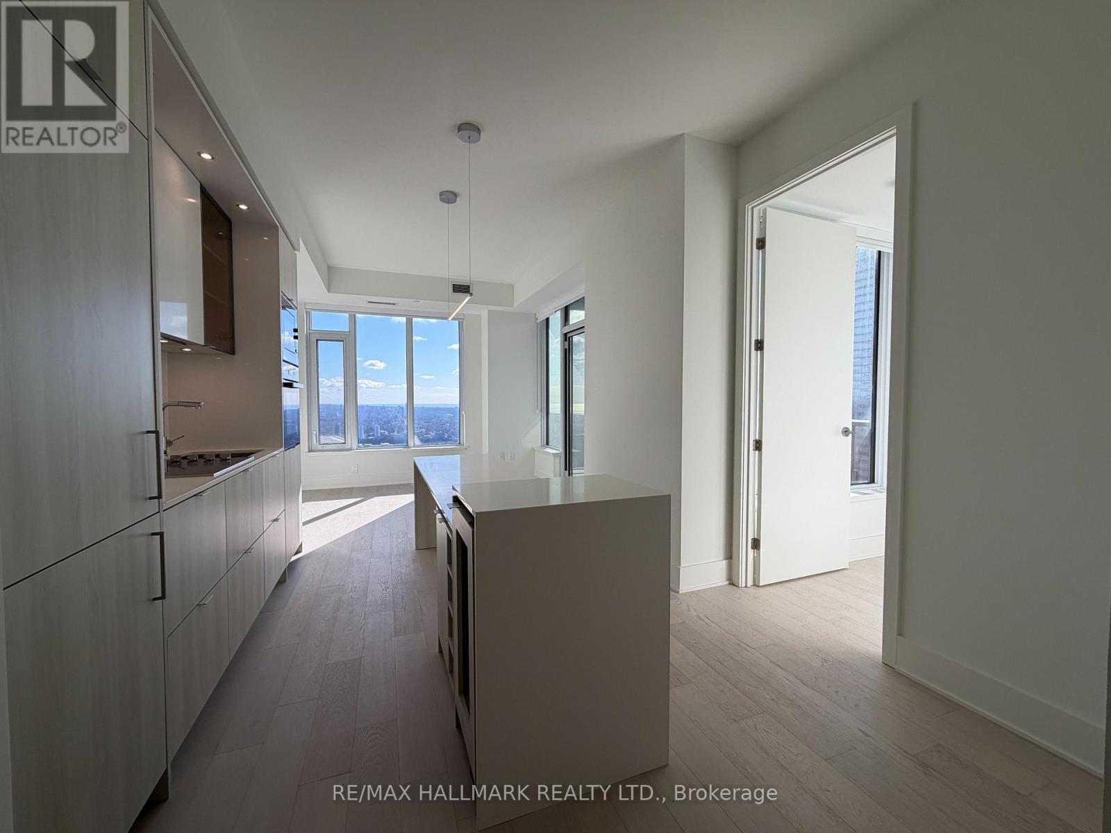 5707 - 11 Yorkville Avenue, Toronto, Ontario  M4W 0B7 - Photo 3 - C13033226