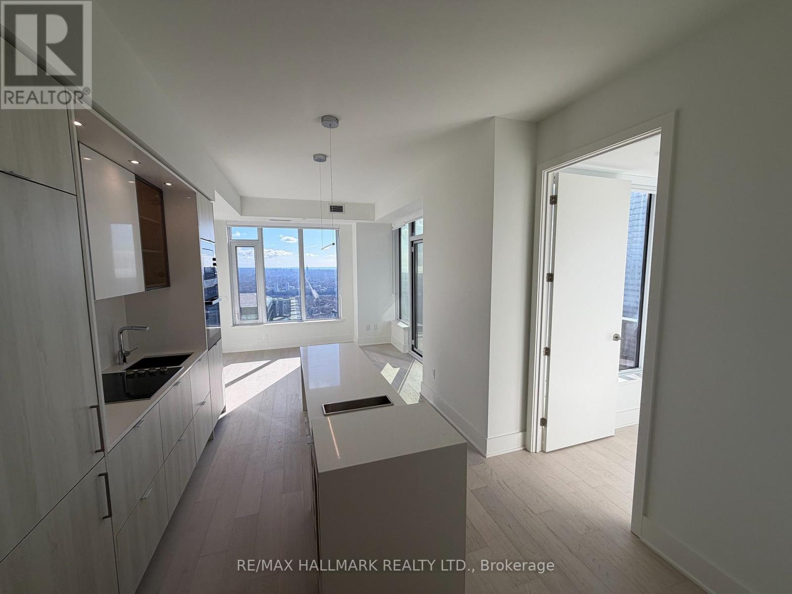 5707 - 11 Yorkville Avenue, Toronto, Ontario  M4W 0B7 - Photo 4 - C13033226