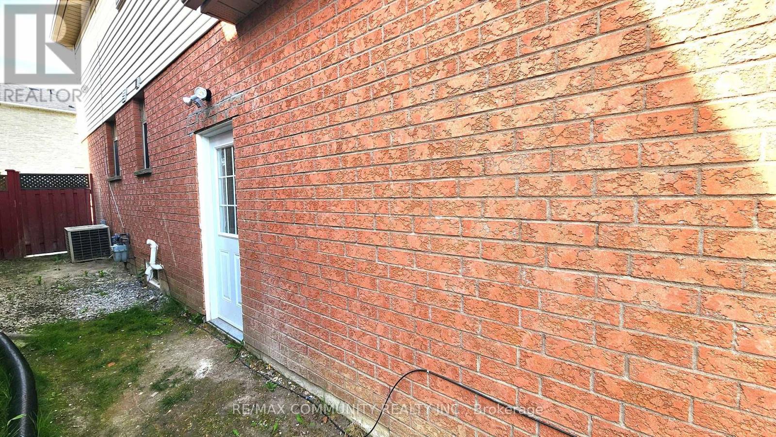 Lower - 435 Stonegate Avenue, Oshawa, Ontario  L1K 2L7 - Photo 2 - E13033234