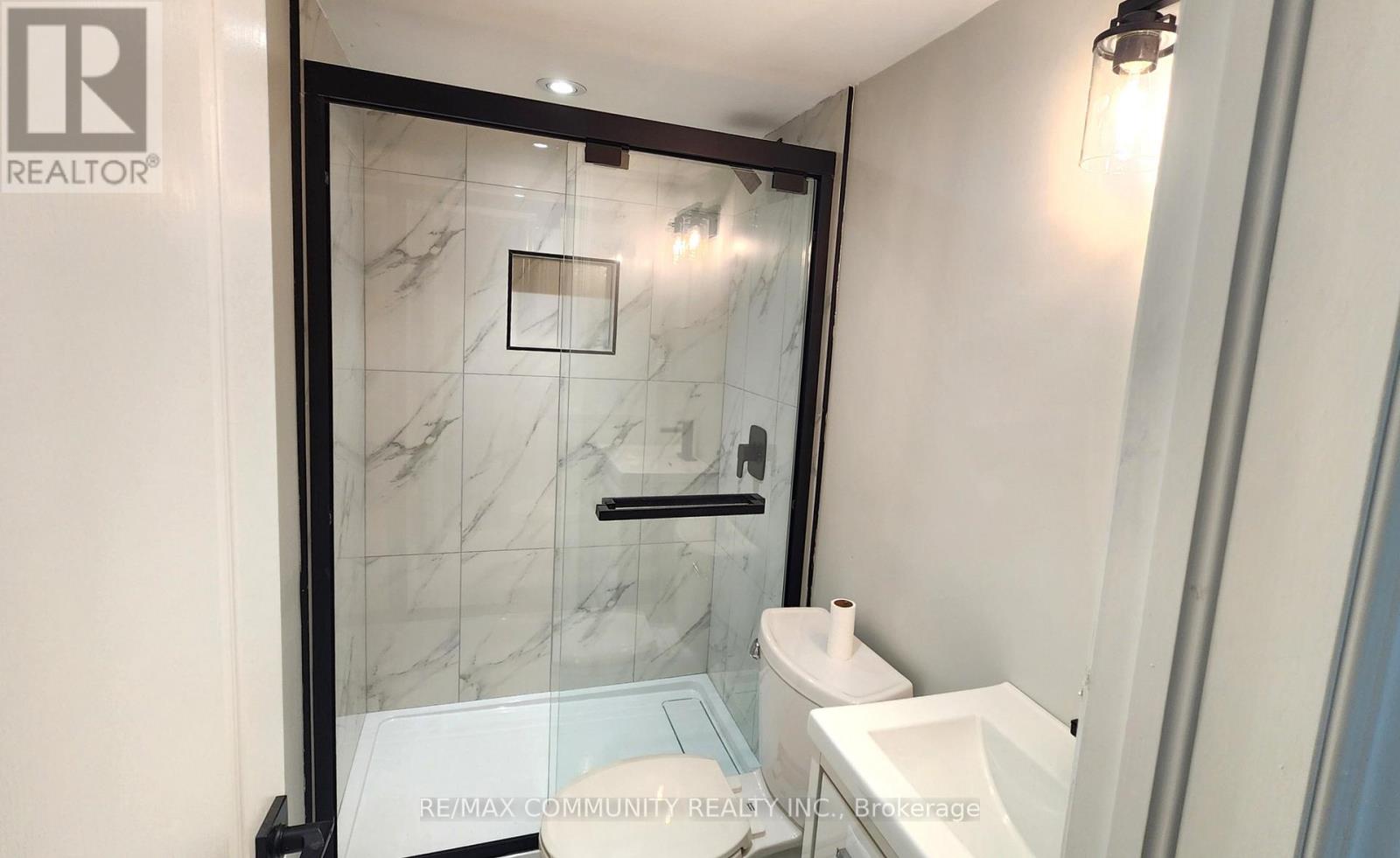 Lower - 435 Stonegate Avenue, Oshawa, Ontario  L1K 2L7 - Photo 7 - E13033234