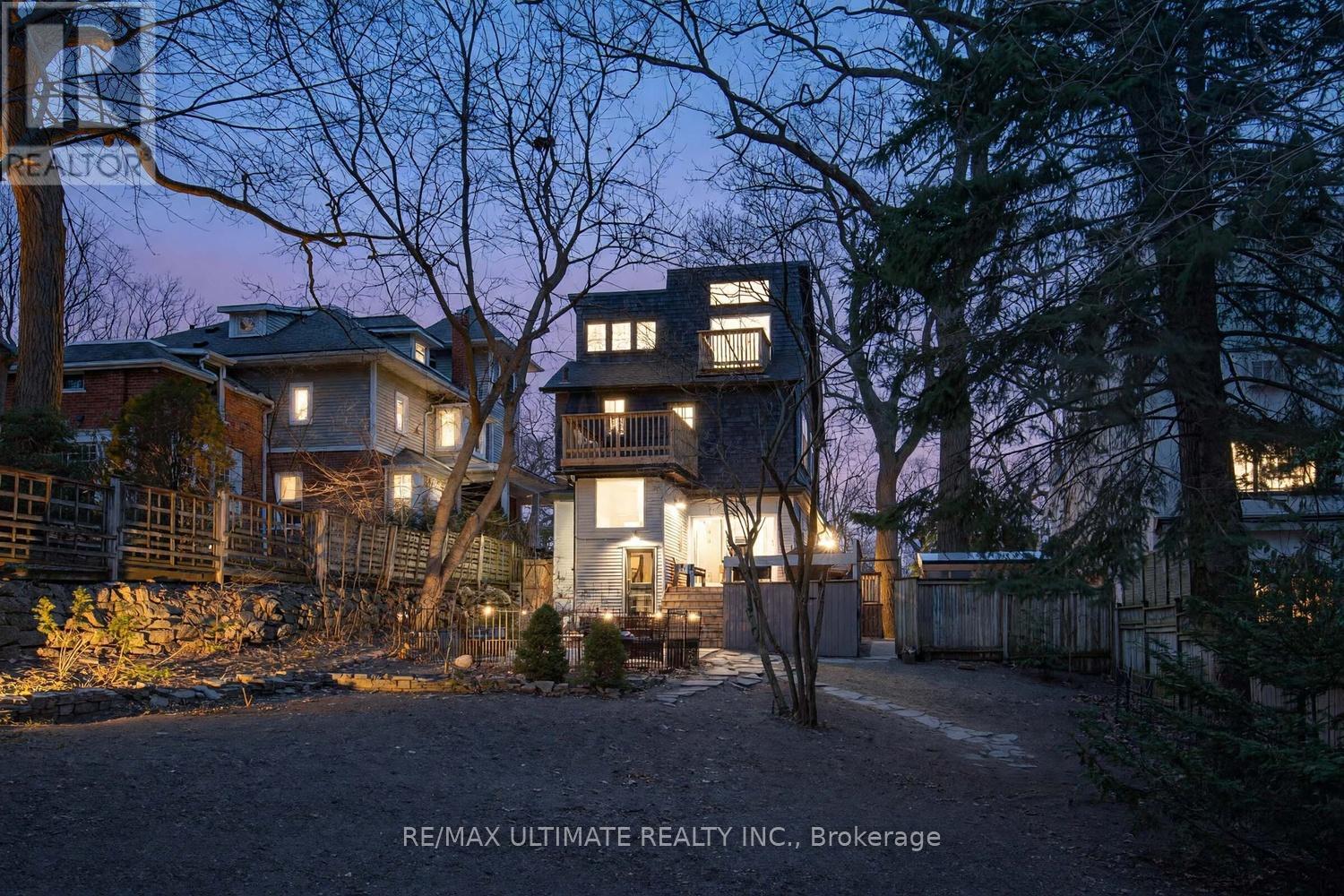 18 Blantyre Avenue, Toronto (Birchcliffe-Cliffside), Ontario  M1N 2R4 - Photo 13 - E13033242