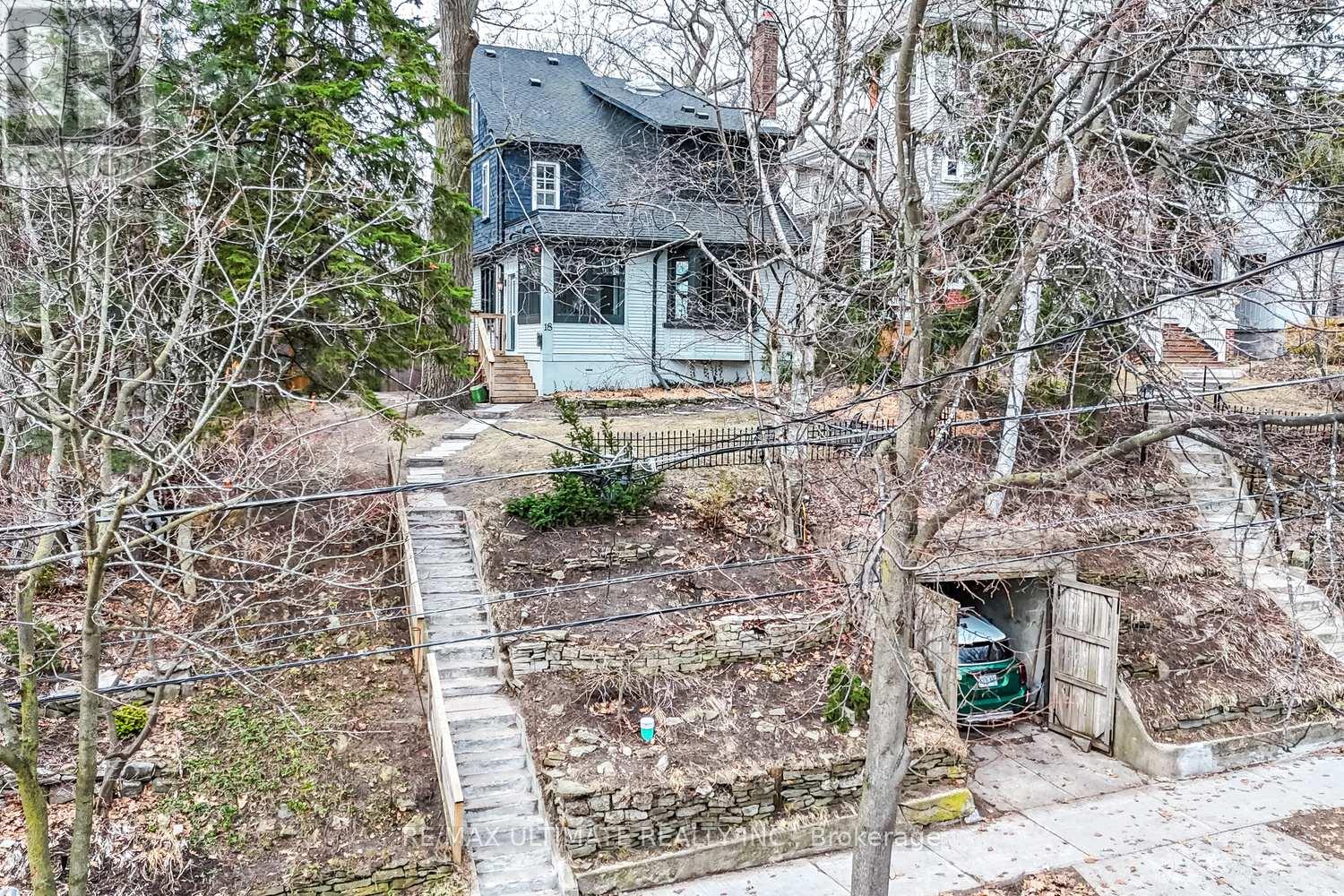18 Blantyre Avenue, Toronto (Birchcliffe-Cliffside), Ontario  M1N 2R4 - Photo 2 - E13033242