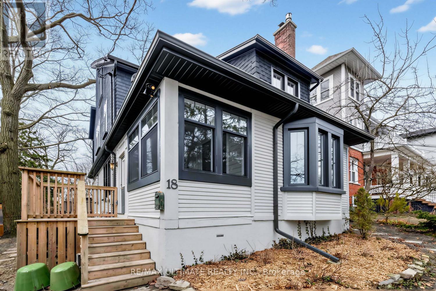 18 Blantyre Avenue, Toronto (Birchcliffe-Cliffside), Ontario  M1N 2R4 - Photo 4 - E13033242