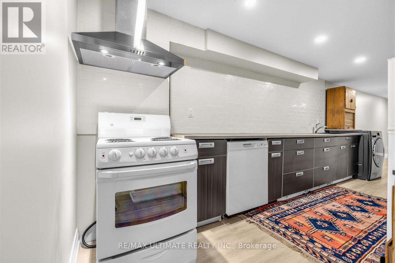 18 Blantyre Avenue, Toronto (Birchcliffe-Cliffside), Ontario  M1N 2R4 - Photo 45 - E13033242