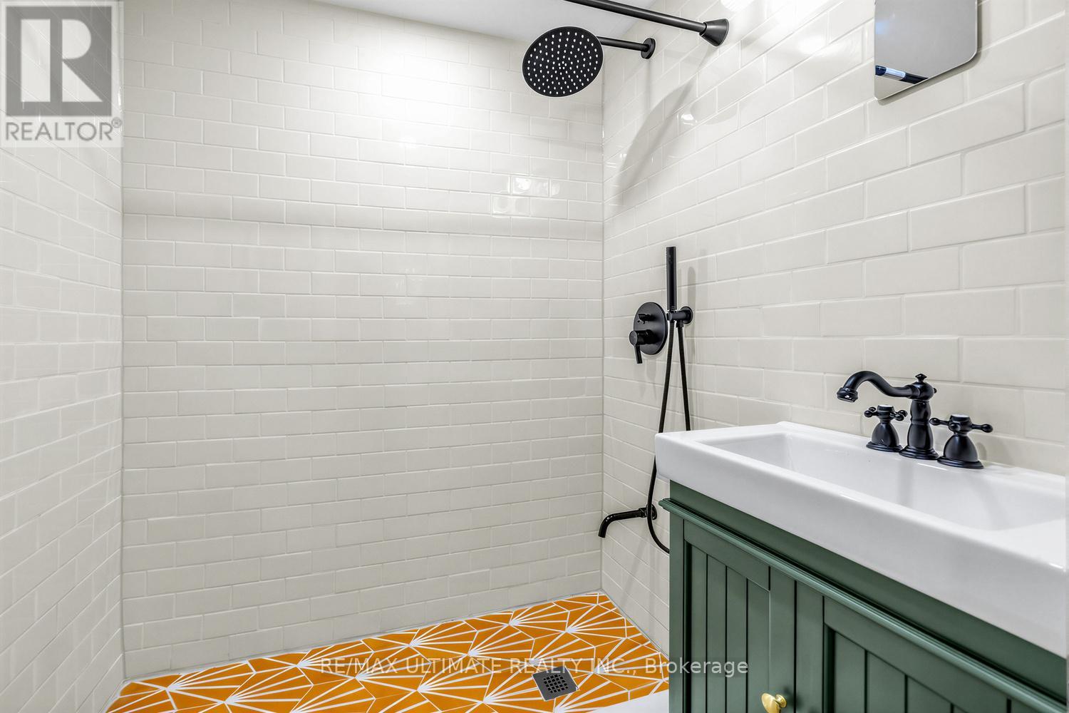 18 Blantyre Avenue, Toronto (Birchcliffe-Cliffside), Ontario  M1N 2R4 - Photo 46 - E13033242