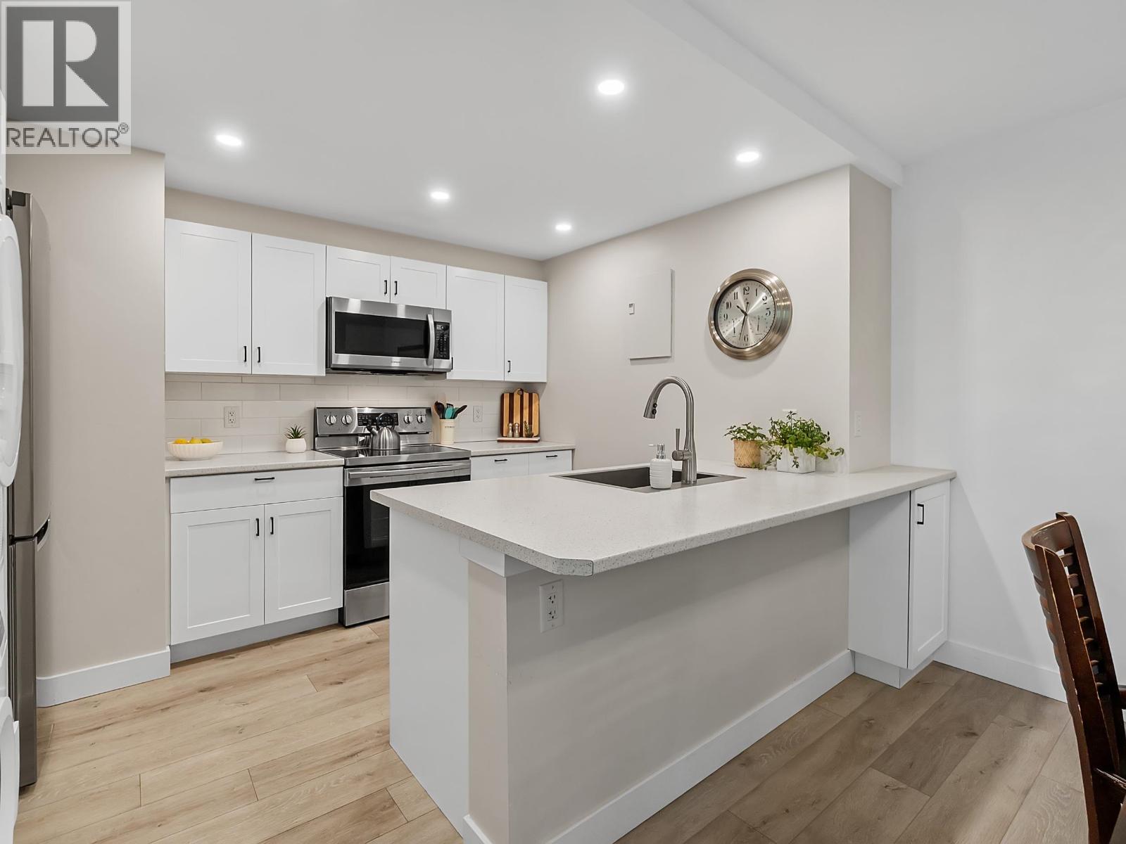 205 2445 W 3rd Avenue, Vancouver, British Columbia  V6K 4K6 - Photo 11 - R3114914