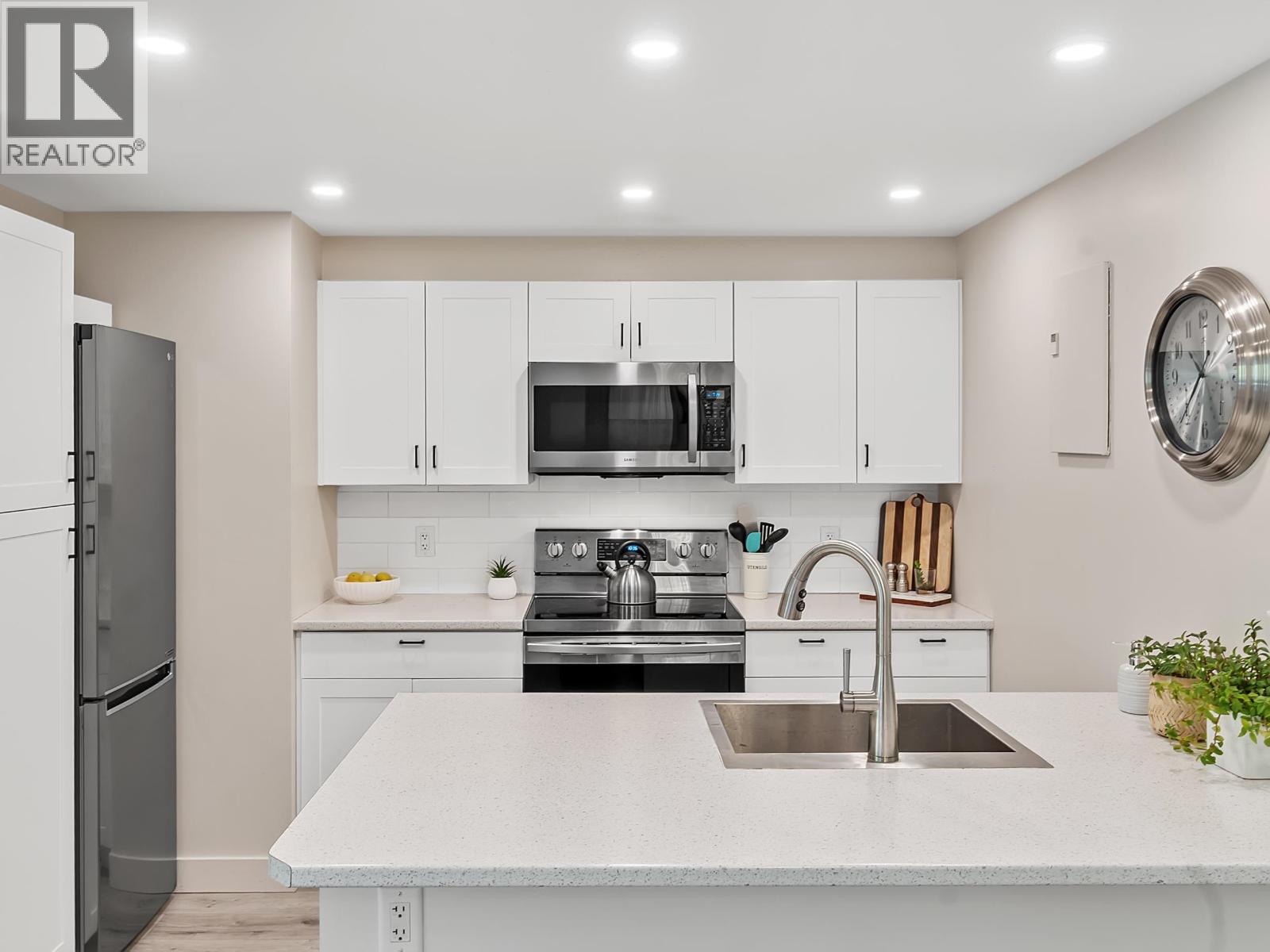 205 2445 W 3rd Avenue, Vancouver, British Columbia  V6K 4K6 - Photo 8 - R3114914