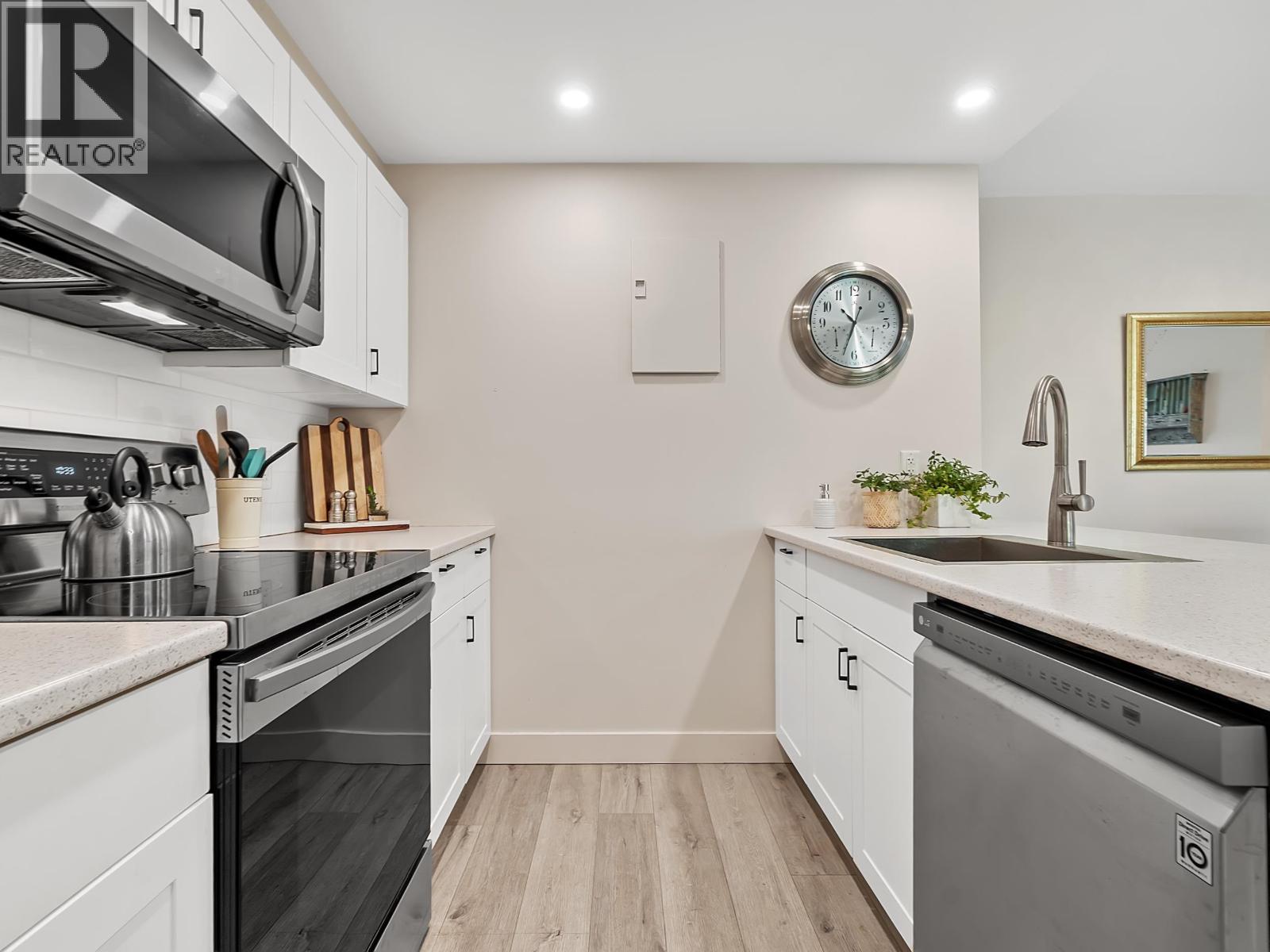 205 2445 W 3rd Avenue, Vancouver, British Columbia  V6K 4K6 - Photo 9 - R3114914