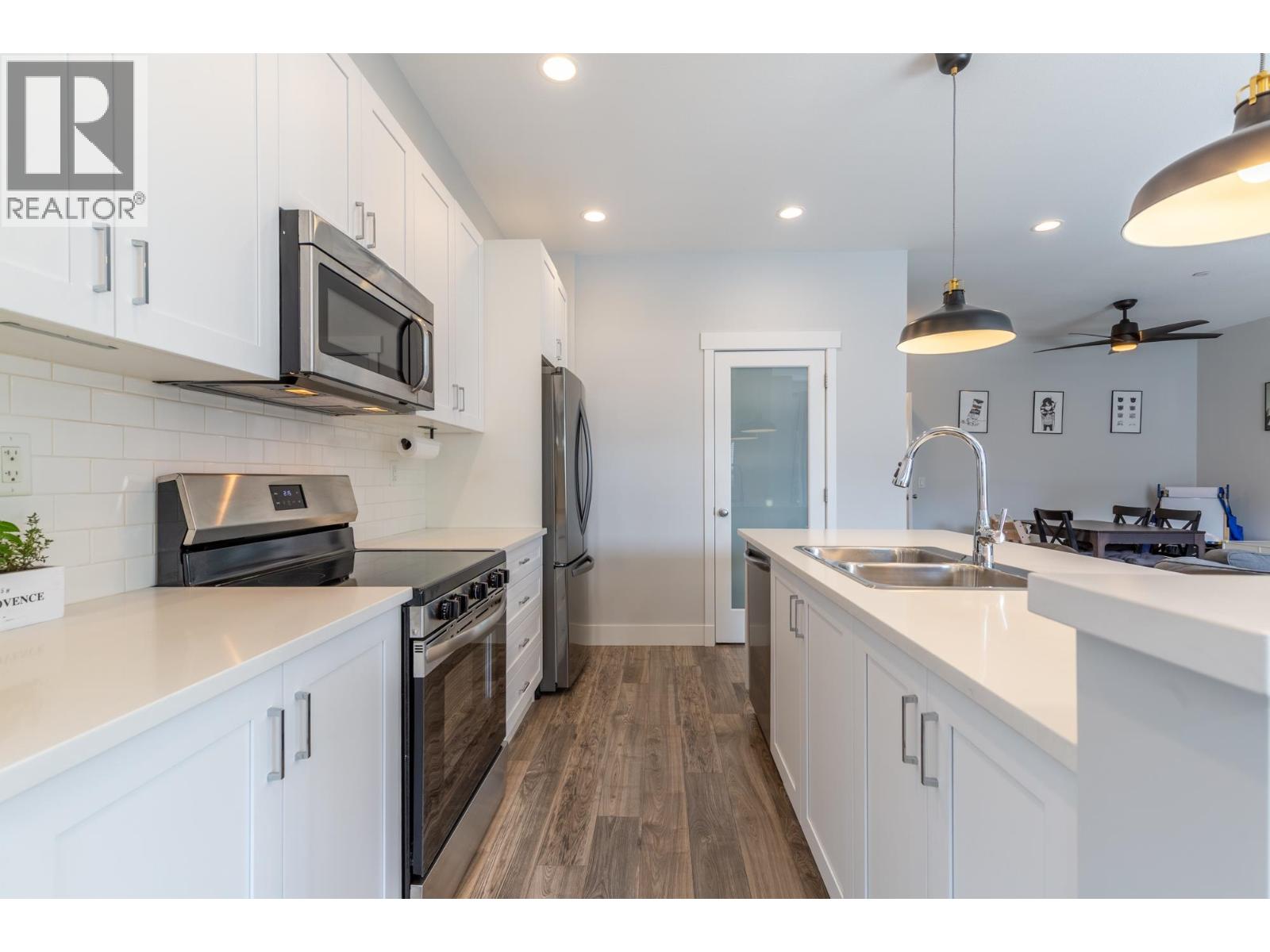 23958 Kanaka Way, Maple Ridge, British Columbia  V2W 0H7 - Photo 3 - R3114943