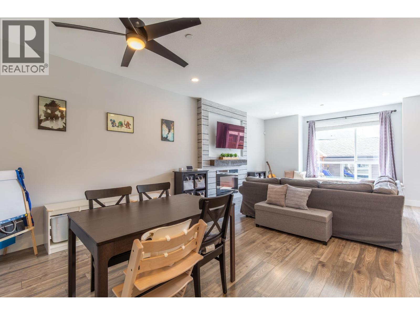 23958 Kanaka Way, Maple Ridge, British Columbia  V2W 0H7 - Photo 5 - R3114943