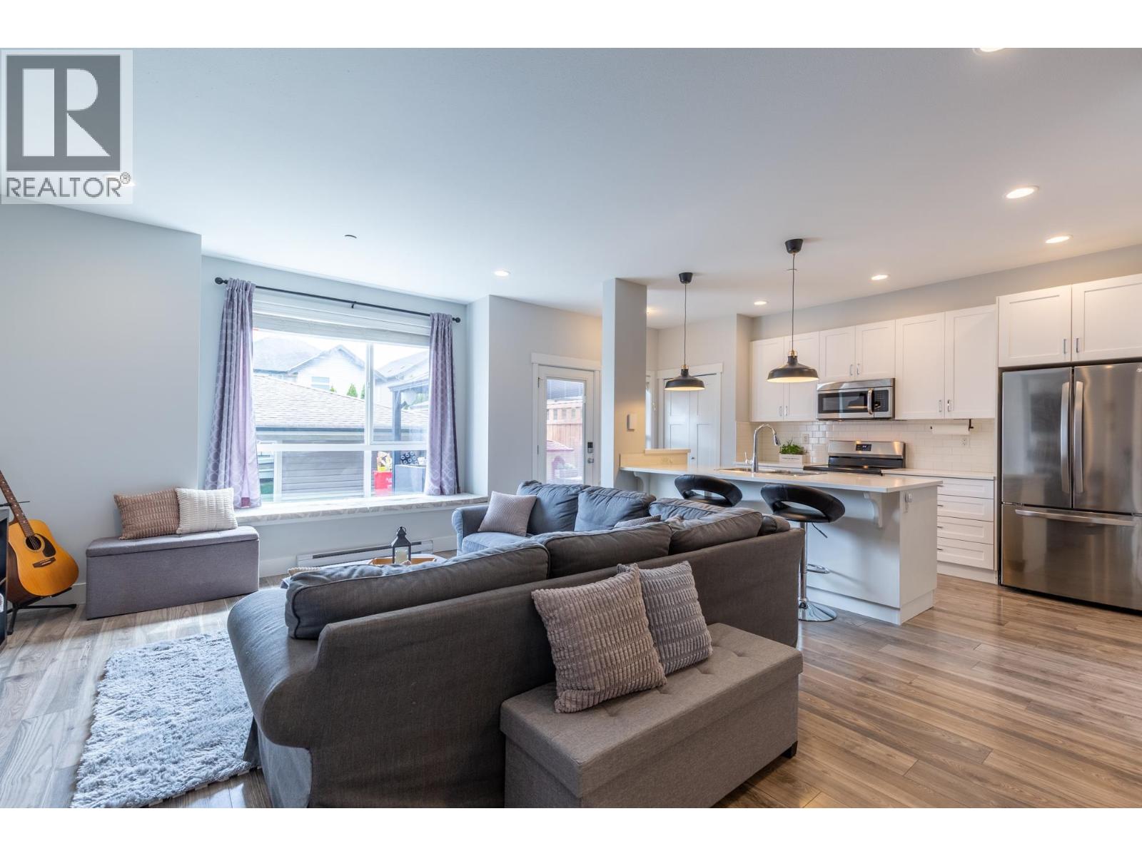 23958 Kanaka Way, Maple Ridge, British Columbia  V2W 0H7 - Photo 7 - R3114943