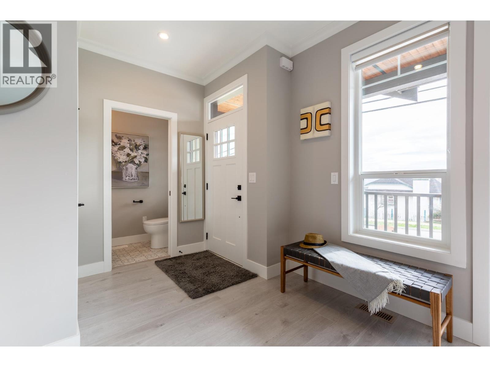 1 1211 Thomas Avenue, Coquitlam, British Columbia  V3K 2L1 - Photo 2 - R3114906