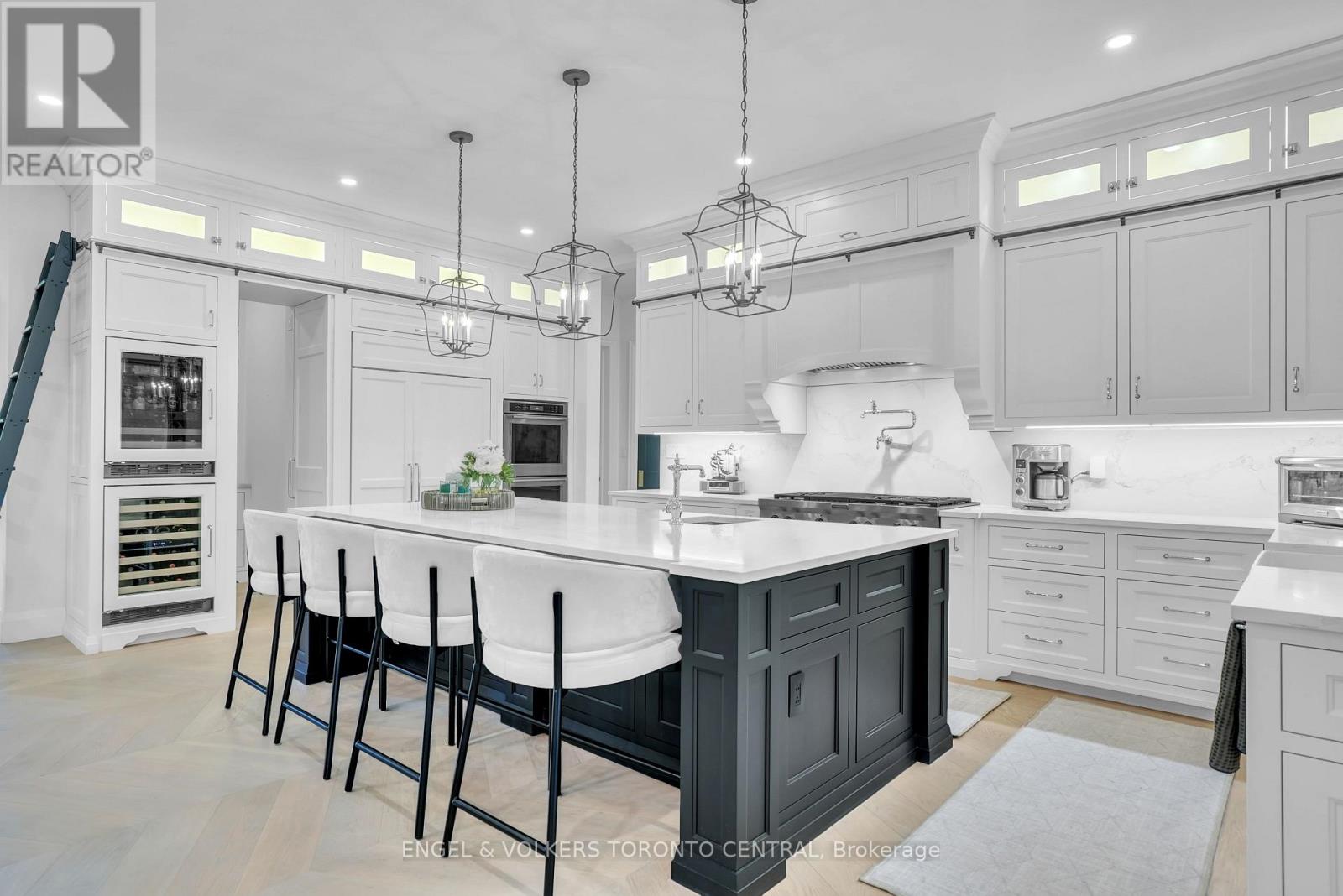 7 Apto Court, Springwater, Ontario  L0L 2K0 - Photo 6 - S13032964