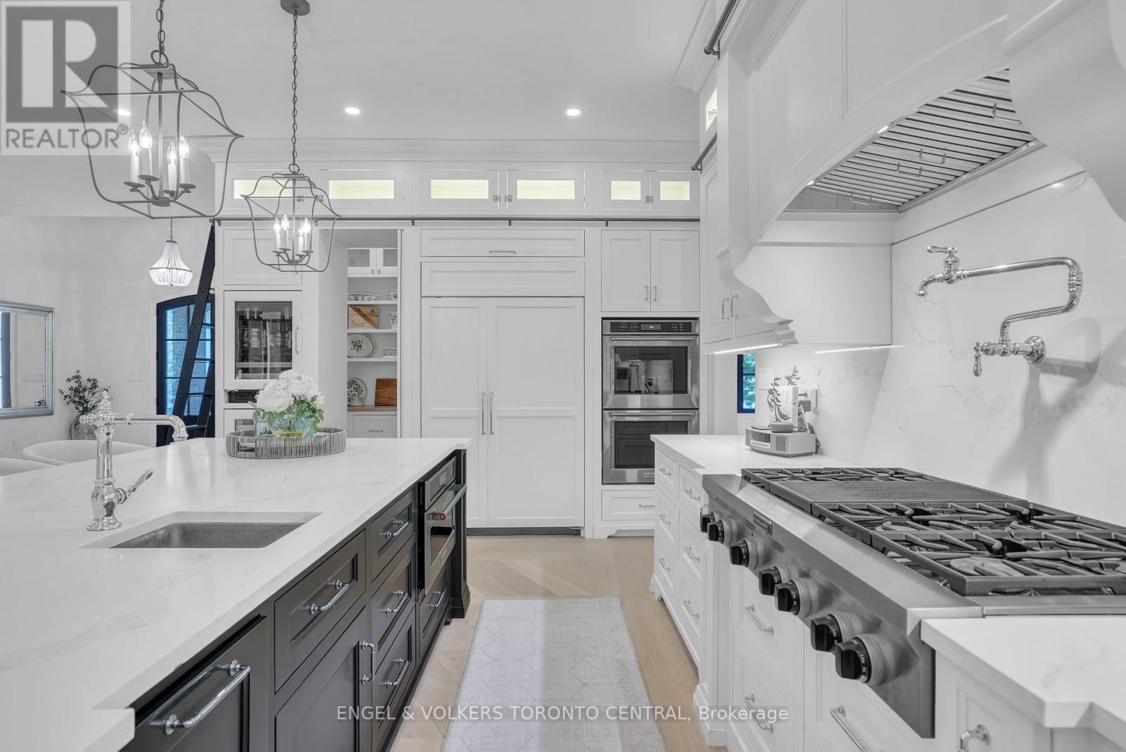 7 Apto Court, Springwater, Ontario  L0L 2K0 - Photo 7 - S13032964