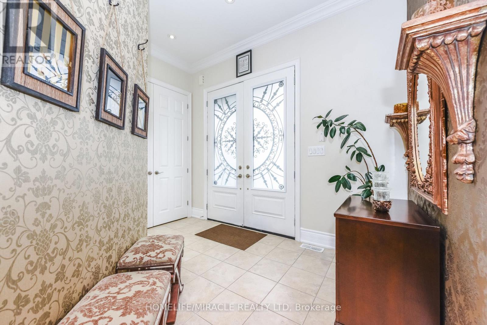 37 Venkata Drive, Vaughan, Ontario  L4H 3X9 - Photo 6 - N13033216