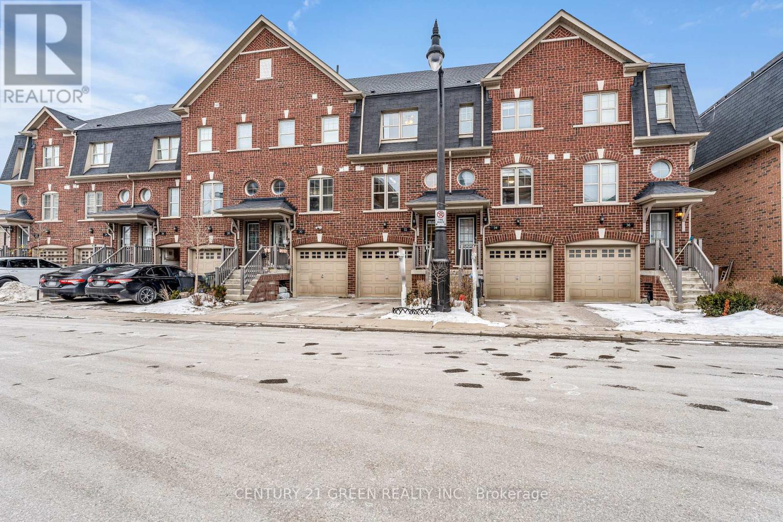 32 Battalion Road, Brampton, Ontario  L7A 4B6 - Photo 3 - W13033224