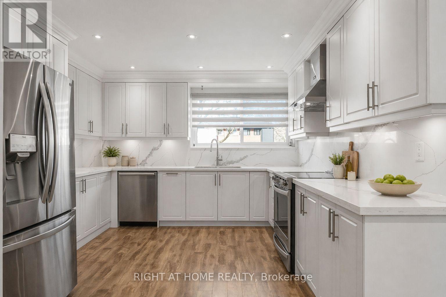 5473 Schueller Crescent, Burlington, Ontario  L7L 3T1 - Photo 11 - W13033230