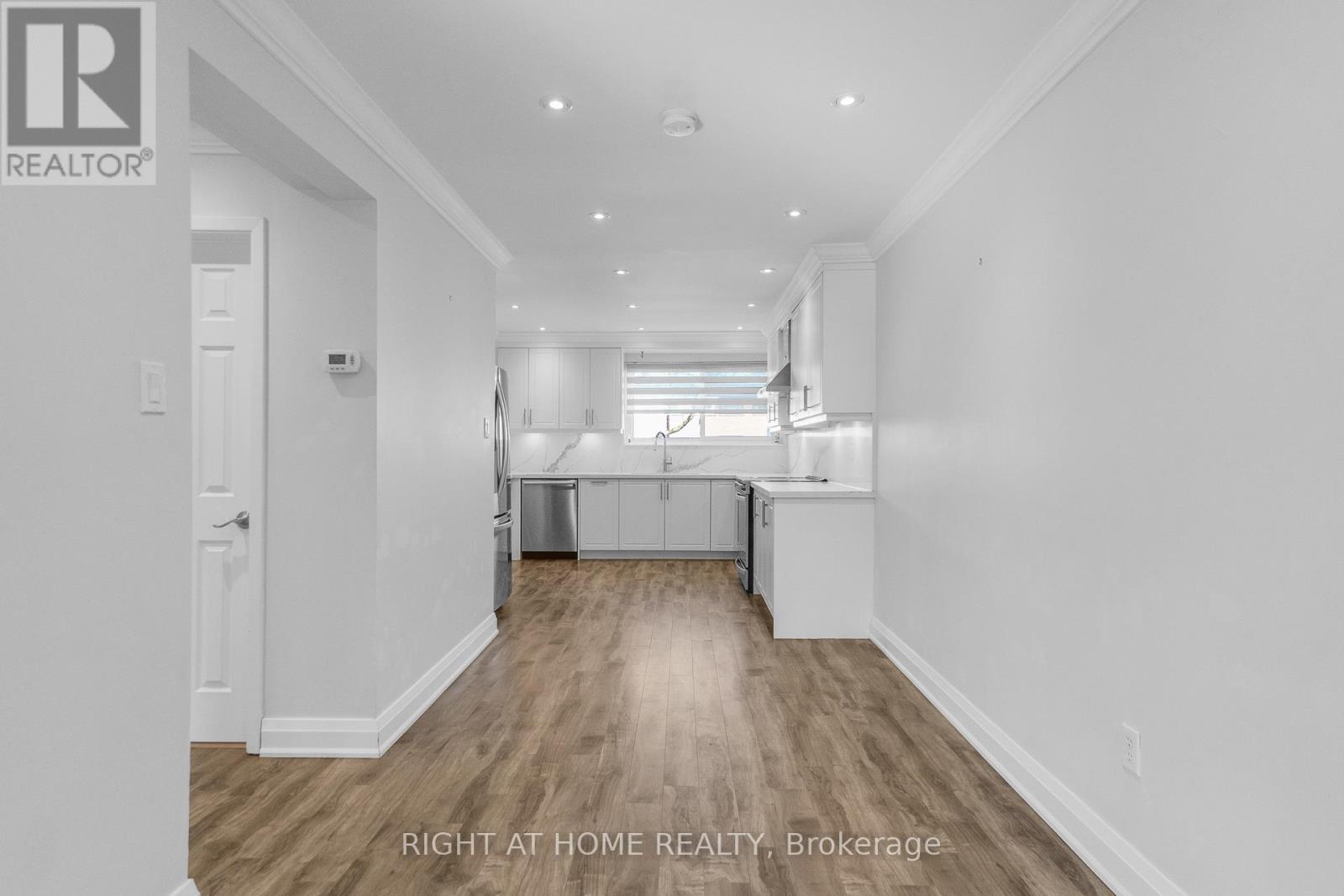 5473 Schueller Crescent, Burlington, Ontario  L7L 3T1 - Photo 14 - W13033230