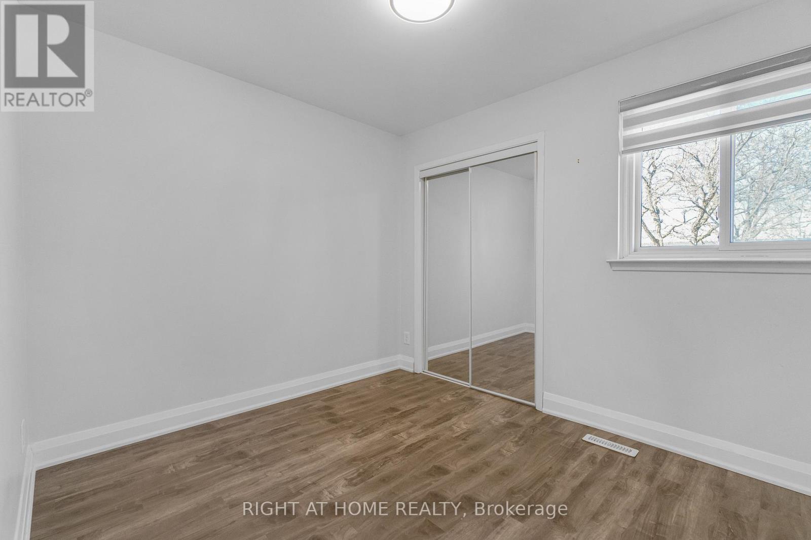 5473 Schueller Crescent, Burlington, Ontario  L7L 3T1 - Photo 29 - W13033230