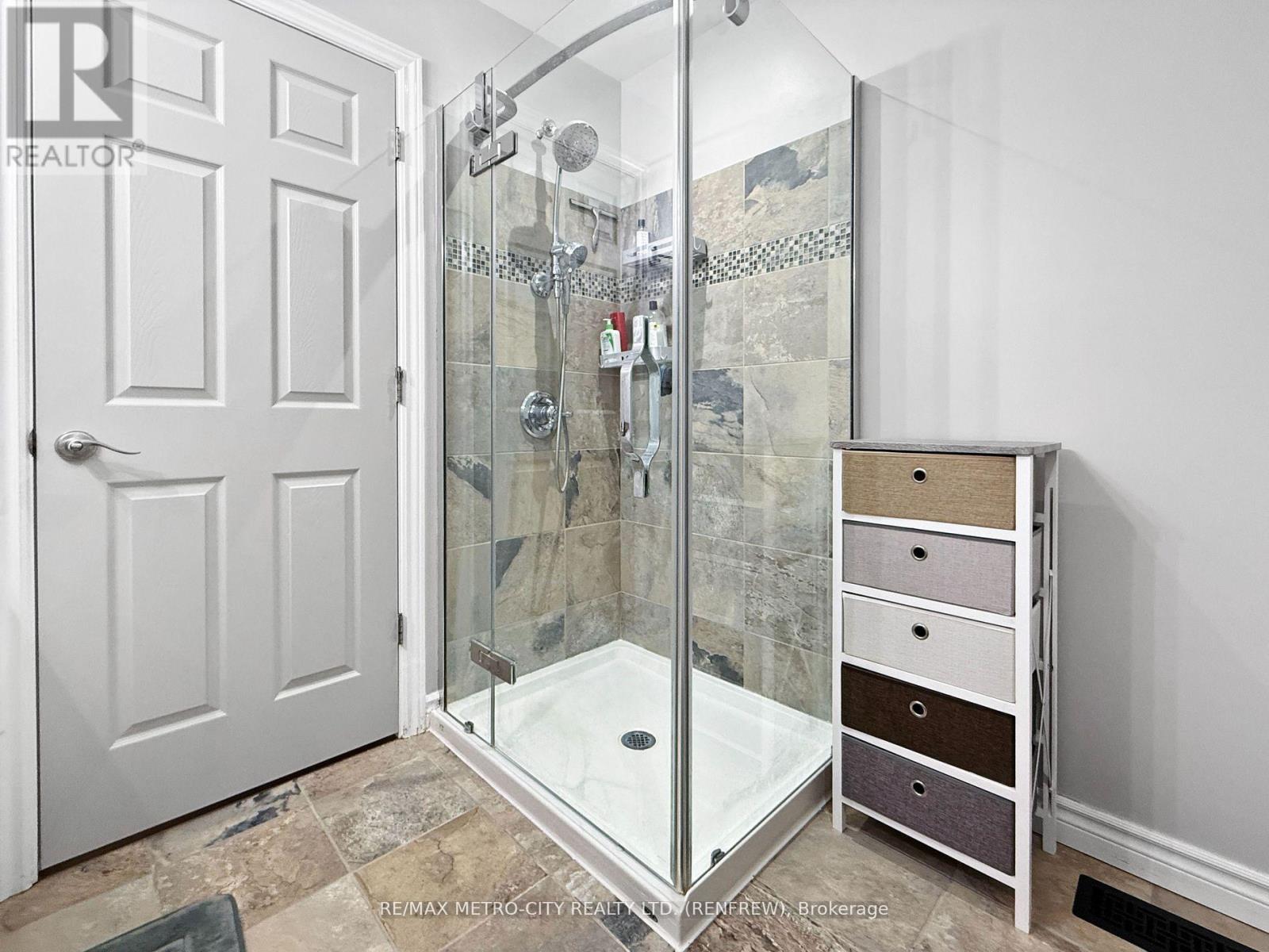 35 Lakeridge Trail, Whitewater Region, Ontario  K0J 1C0 - Photo 17 - X13029602