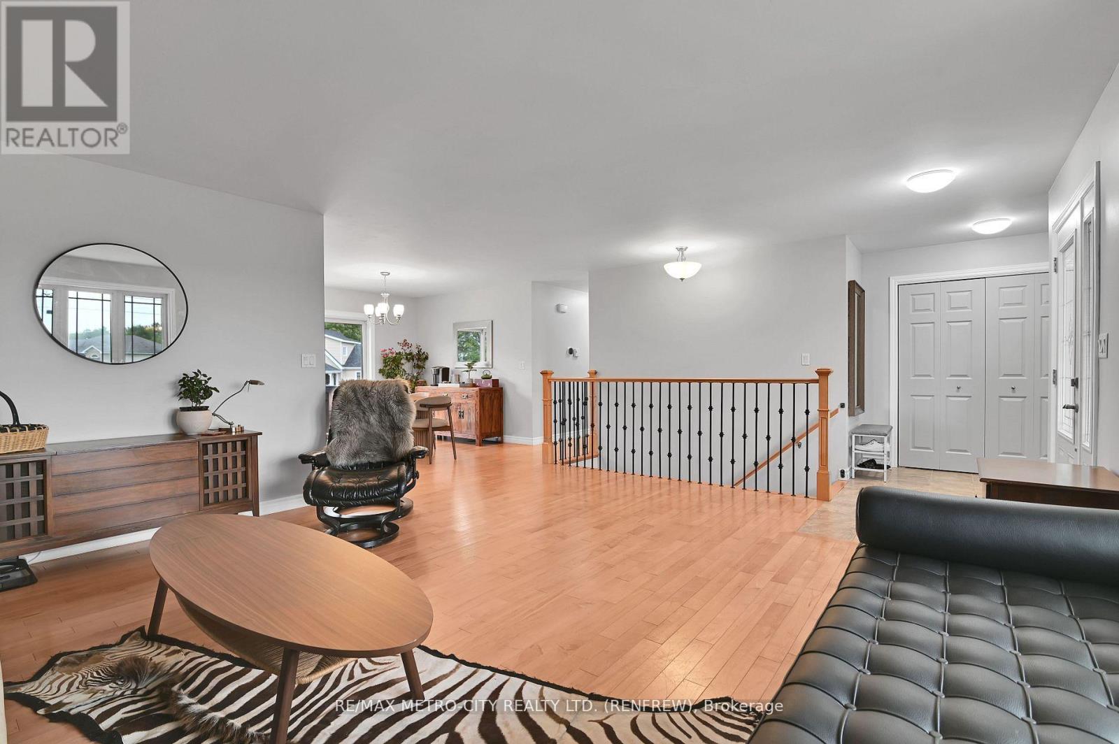 35 Lakeridge Trail, Whitewater Region, Ontario  K0J 1C0 - Photo 8 - X13029602