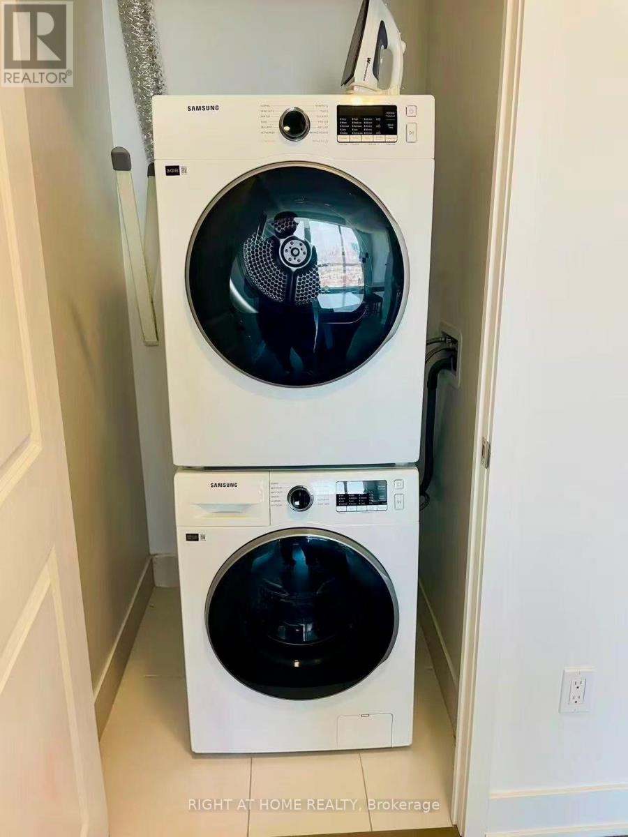 1607 - 202 Burnhamthorpe Road E, Mississauga, Ontario  L5A 0B2 - Photo 16 - W13017528