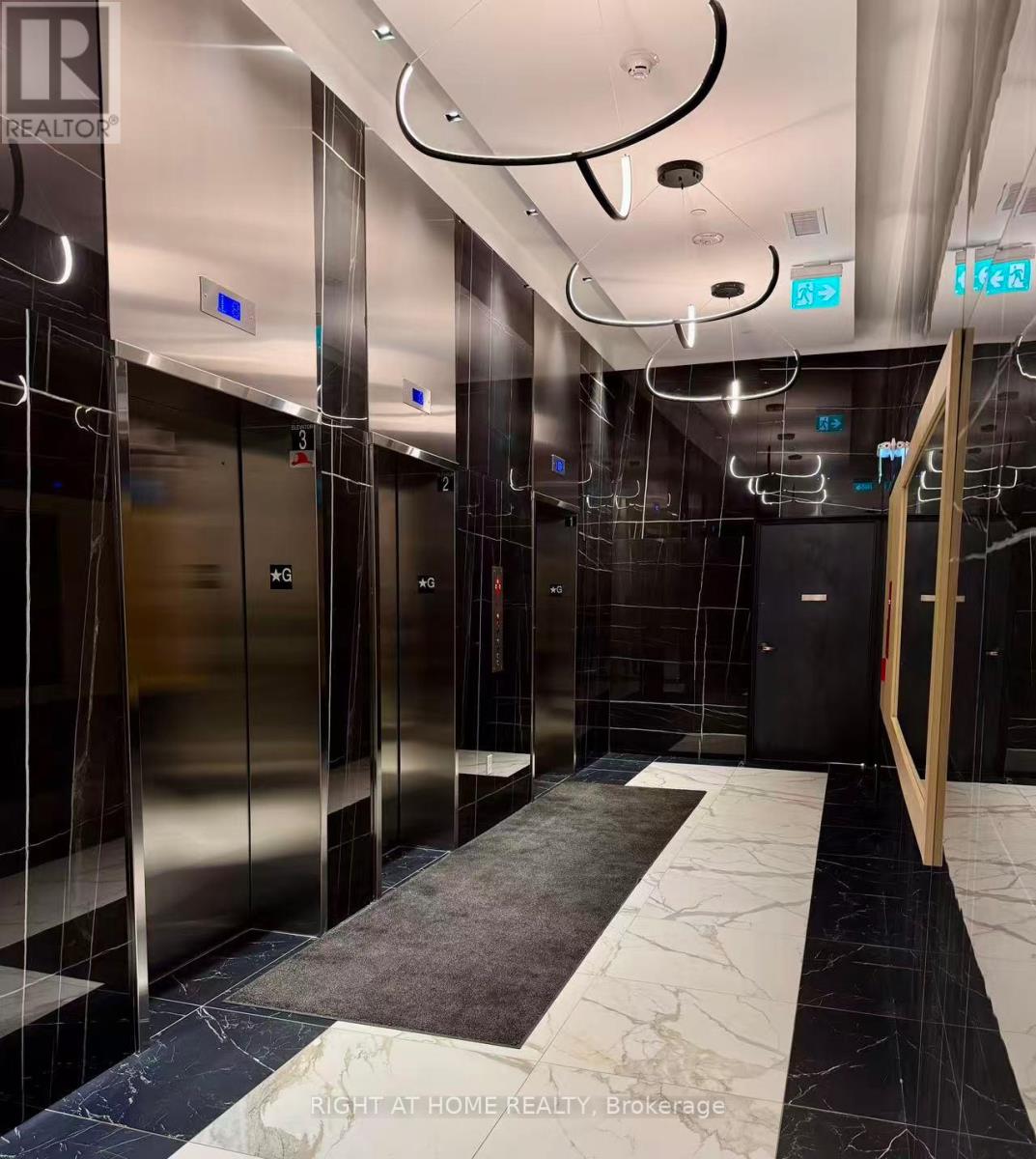 1607 - 202 Burnhamthorpe Road E, Mississauga, Ontario  L5A 0B2 - Photo 6 - W13017528