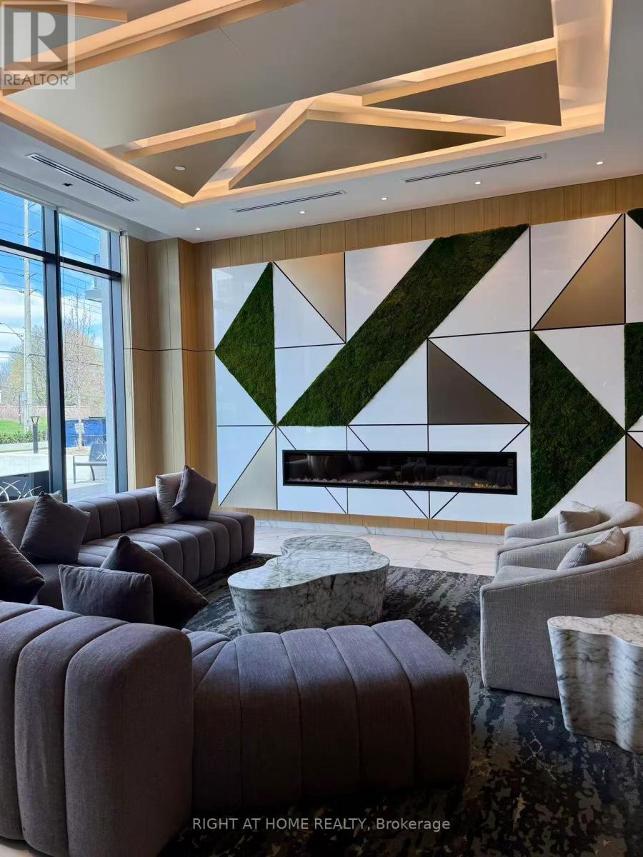 1607 - 202 Burnhamthorpe Road E, Mississauga, Ontario  L5A 0B2 - Photo 2 - W13017528