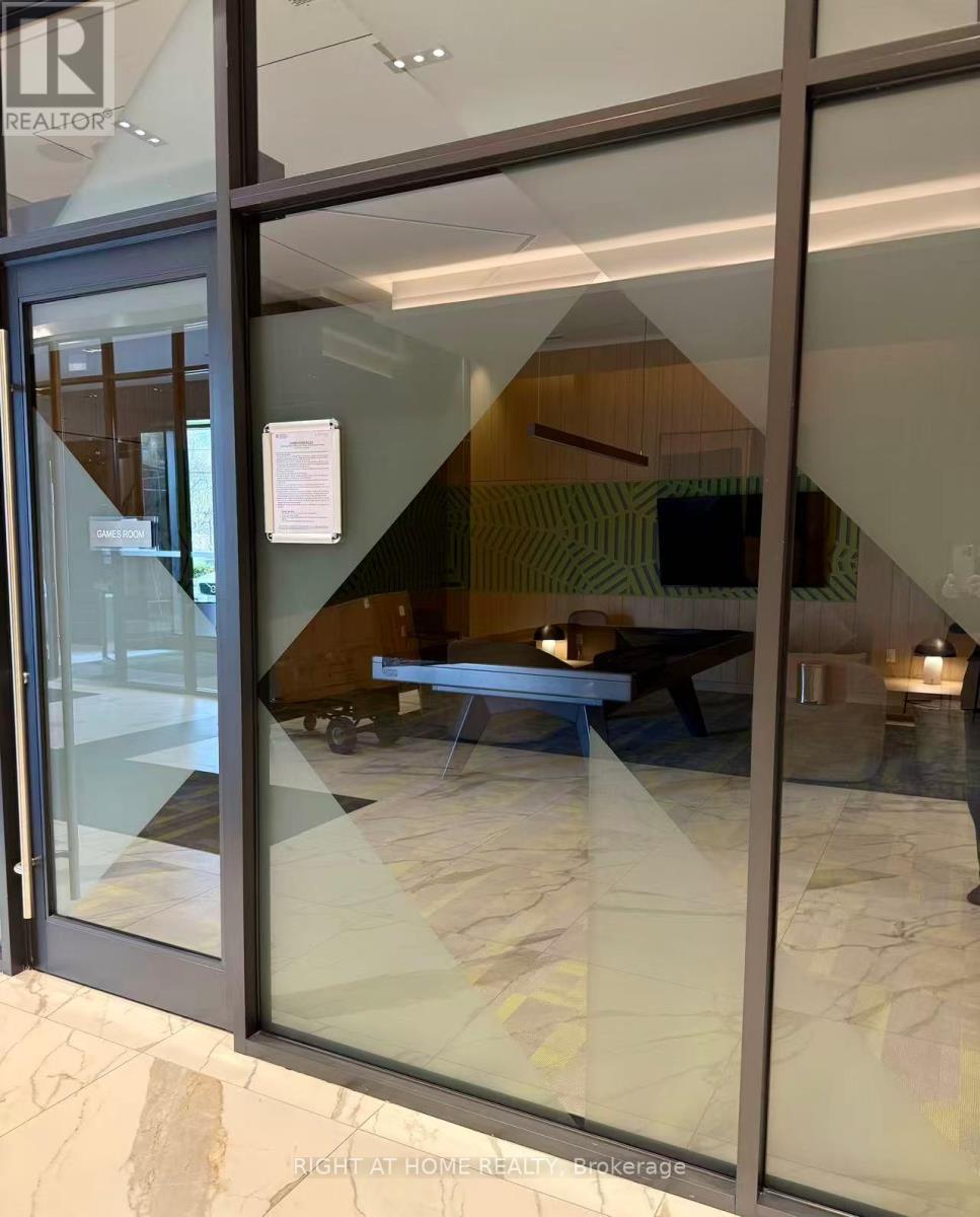 1607 - 202 Burnhamthorpe Road E, Mississauga, Ontario  L5A 0B2 - Photo 5 - W13017528