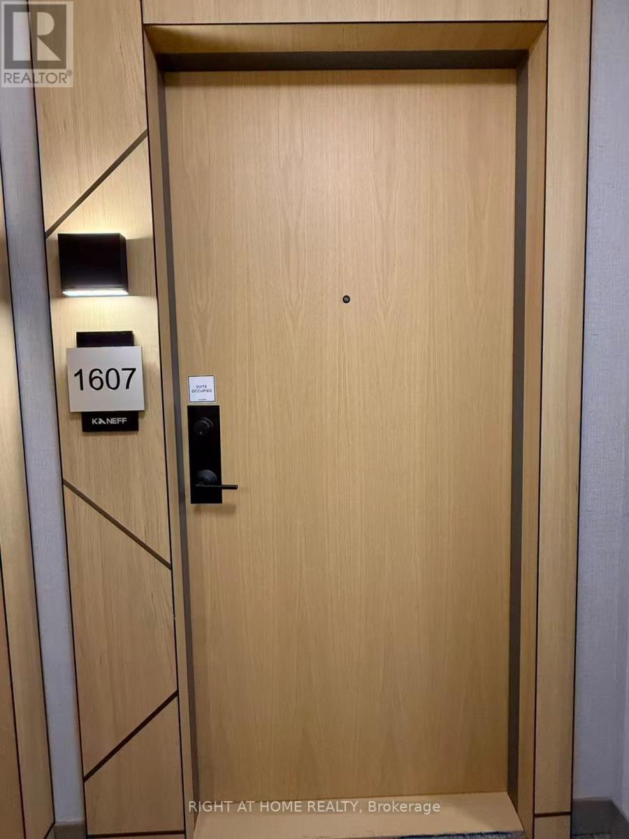 1607 - 202 Burnhamthorpe Road E, Mississauga, Ontario  L5A 0B2 - Photo 7 - W13017528