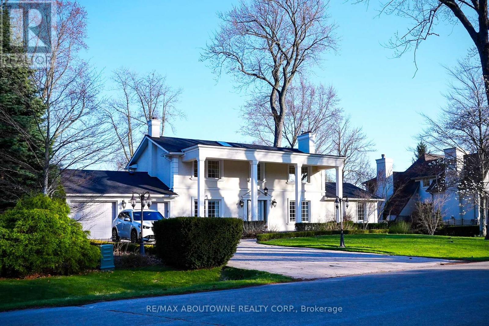 1316 CAMBRIDGE DRIVE, Oakville, Ontario