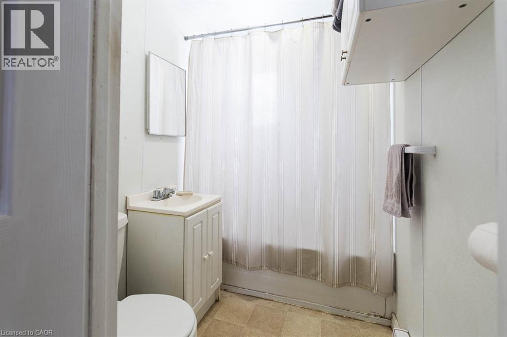 341 Corvette Street, Welland, Ontario  L3B 4S5 - Photo 11 - 40805131