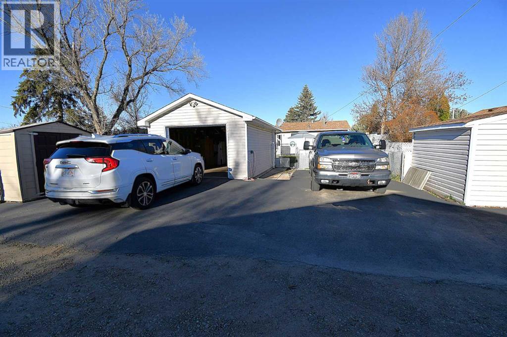 325 4 Avenue, Bassano, Alberta  T0J 0B0 - Photo 38 - A2268868