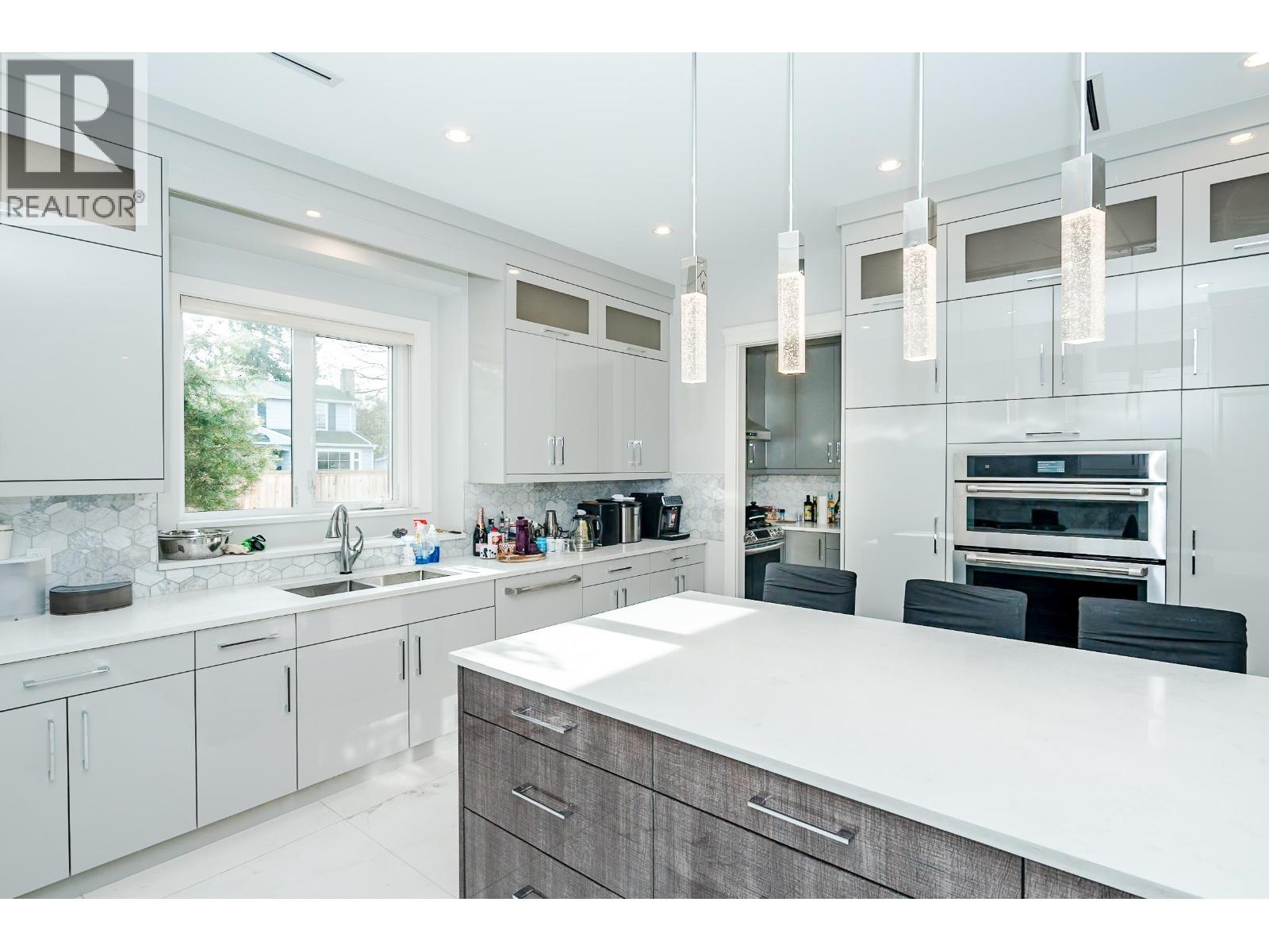 6011 Takla Place, Richmond, British Columbia  V7C 4A1 - Photo 11 - R3113019