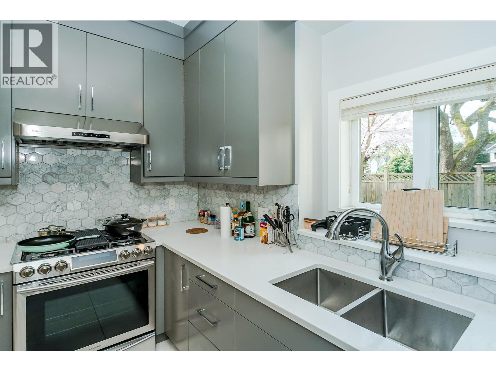 6011 Takla Place, Richmond, British Columbia  V7C 4A1 - Photo 12 - R3113019