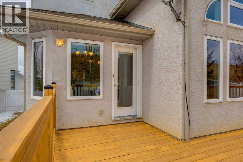 331 Sierra Madre Court SW, Calgary, Alberta  T3H 3G7 - Photo 39 - A2299948