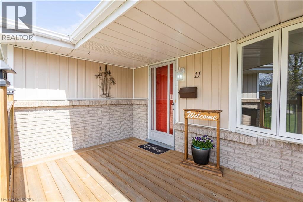 11 Montour Place, Brantford, Ontario  N3R 5E4 - Photo 3 - 40822691