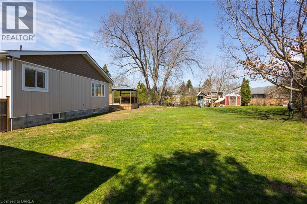 11 Montour Place, Brantford, Ontario  N3R 5E4 - Photo 32 - 40822691