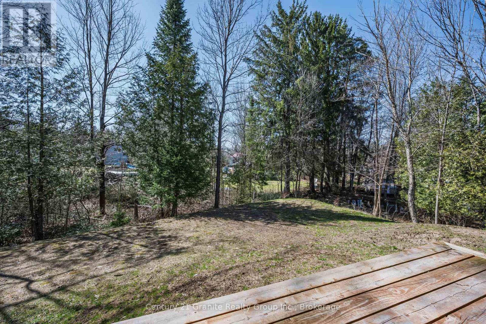 1015 Guilford Court, Dysart Et Al, Ontario  K0M 1S0 - Photo 14 - X12665094