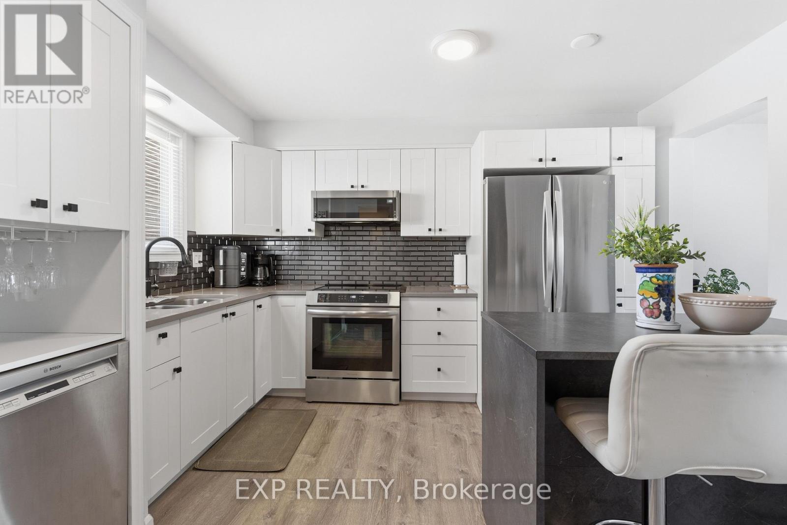 10 - 3322 Addison Avenue, Niagara Falls, Ontario  L2J 3L1 - Photo 1 - X12910224