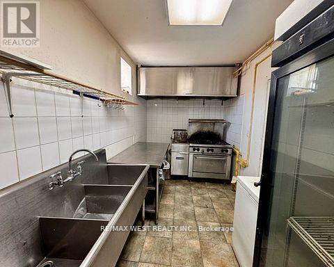 477 Oakwood Avenue, Toronto, Ontario  M6E 2W4 - Photo 4 - C13033284