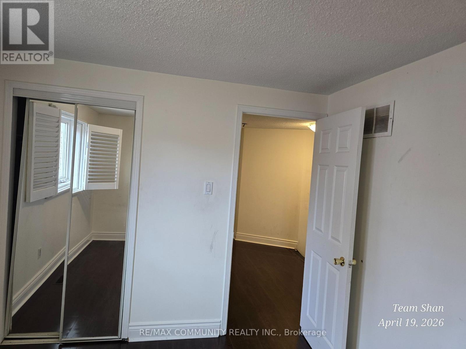 Main - 108 Pennyhill Drive, Toronto, Ontario  M1B 4K7 - Photo 5 - E13033298