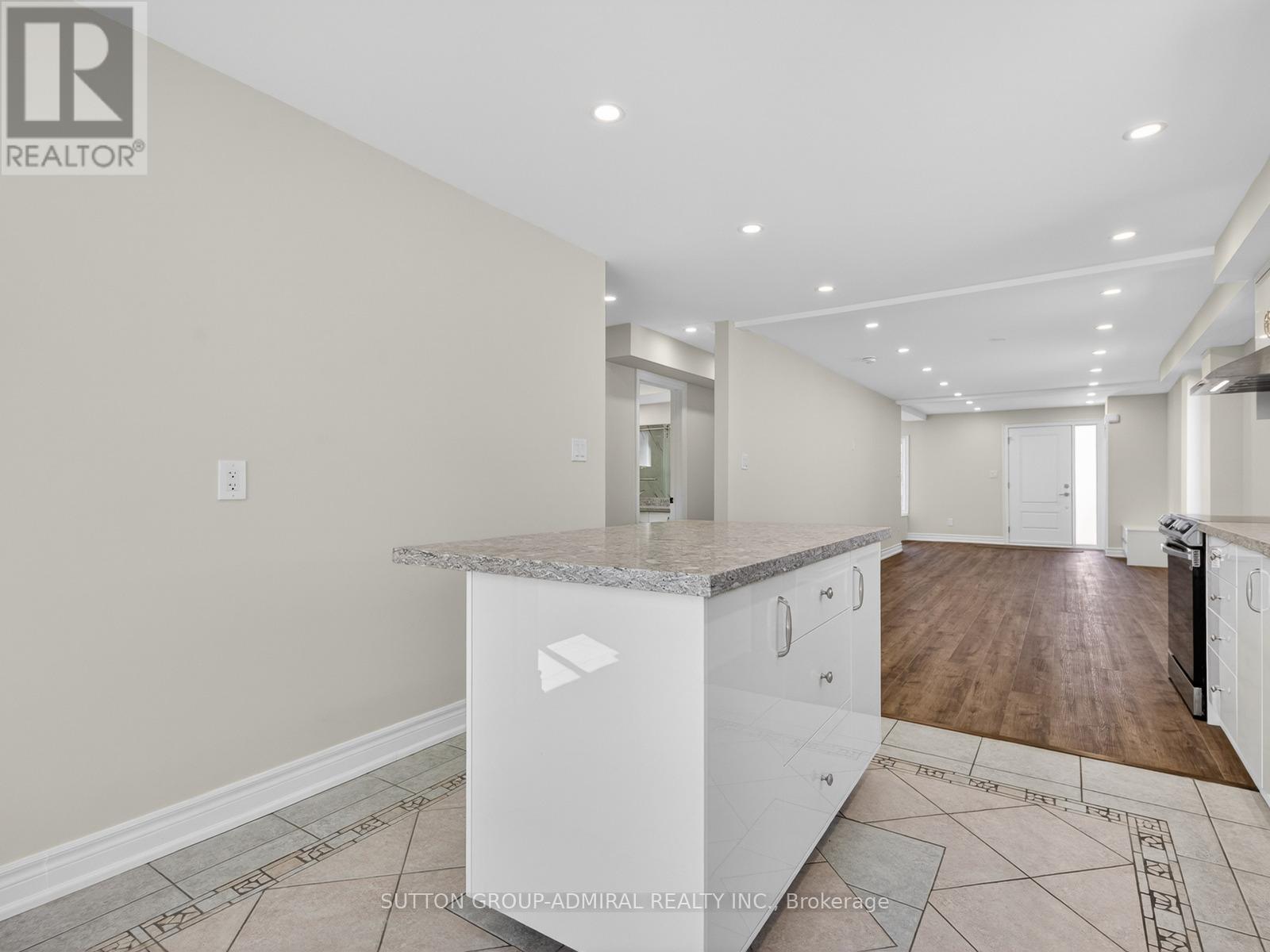 408 Andrew Street, Newmarket, Ontario  L3Y 1H4 - Photo 8 - N13033260