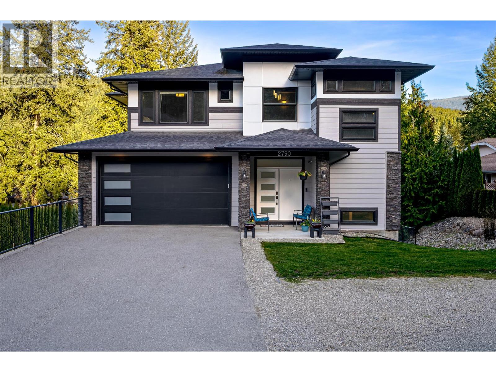 2790 Mountview Drive, Blind Bay, British Columbia  V0E 1H1 - Photo 3 - 10384426