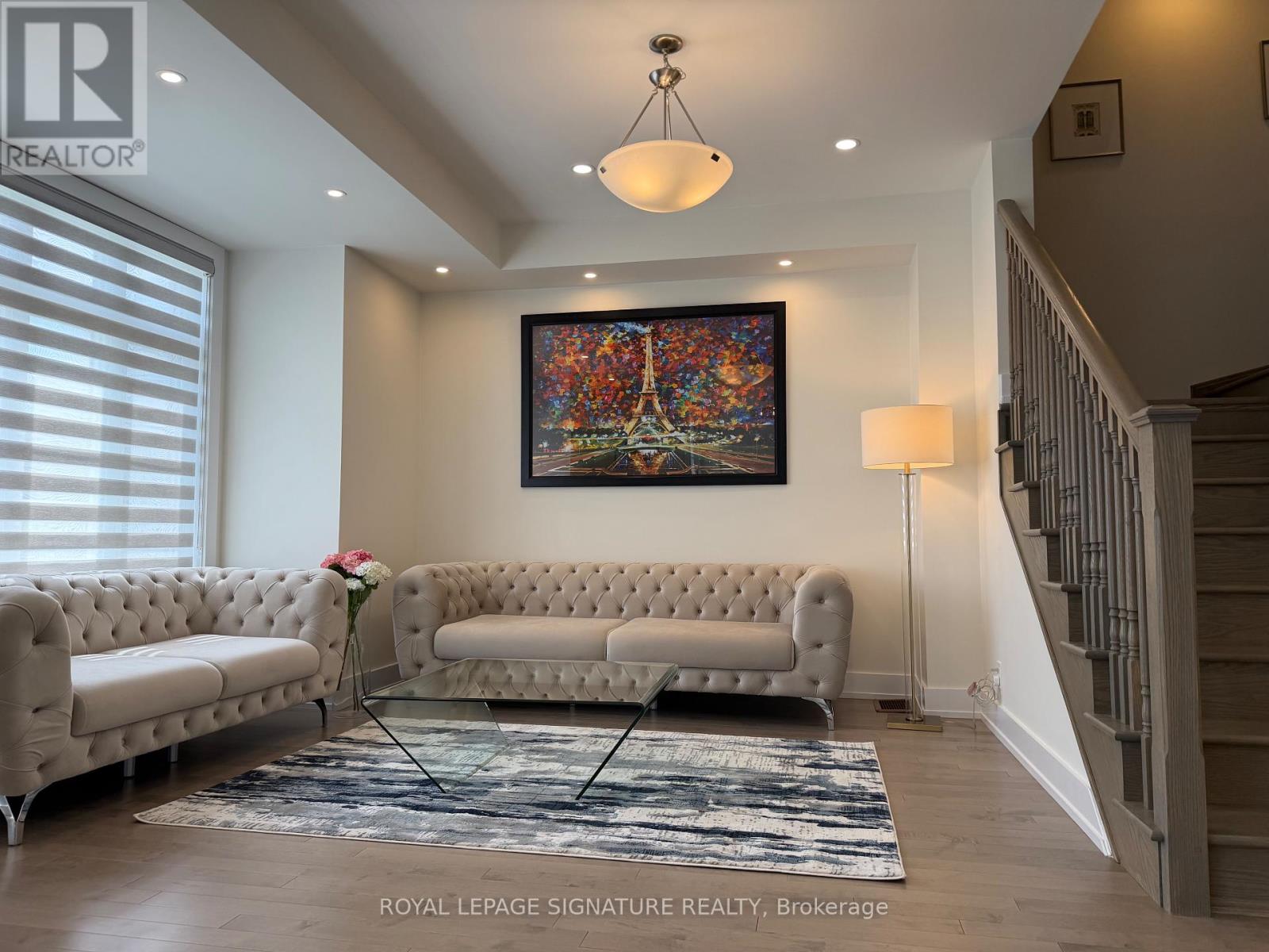 21 KOHN LANE, Markham, Ontario