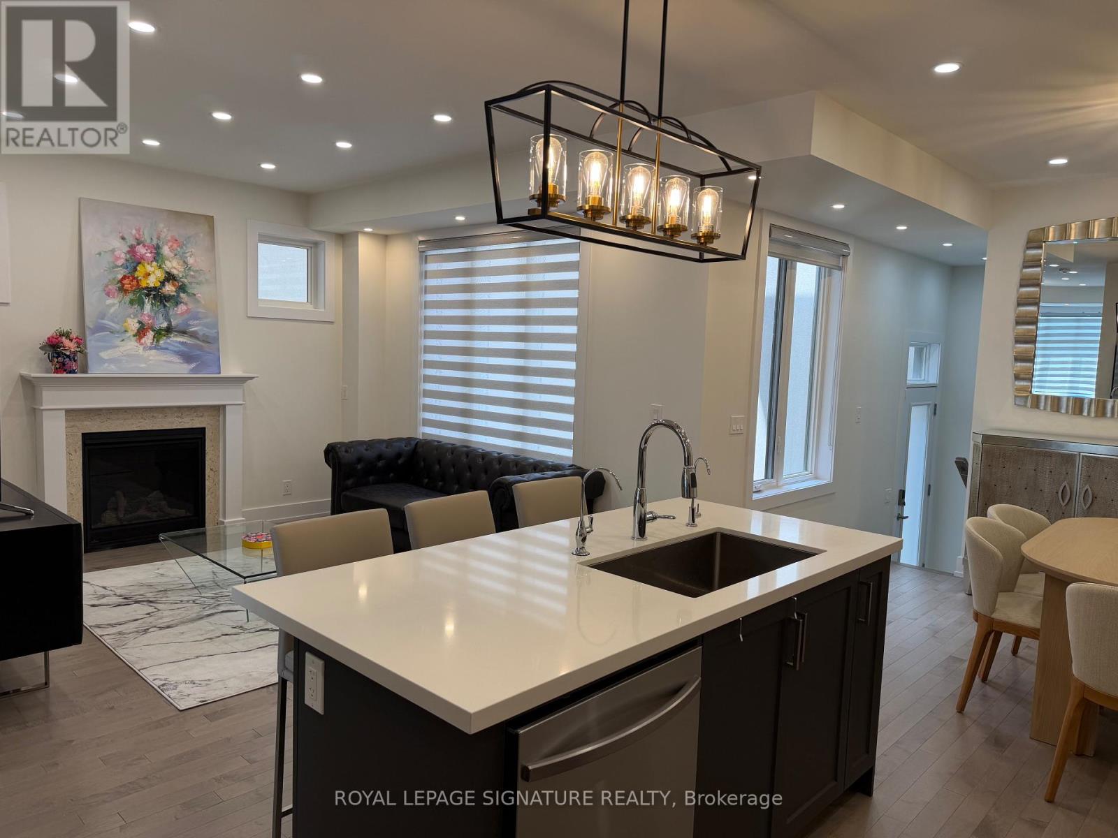 21 Kohn Lane, Markham, Ontario  L6C 3J3 - Photo 4 - N13033268