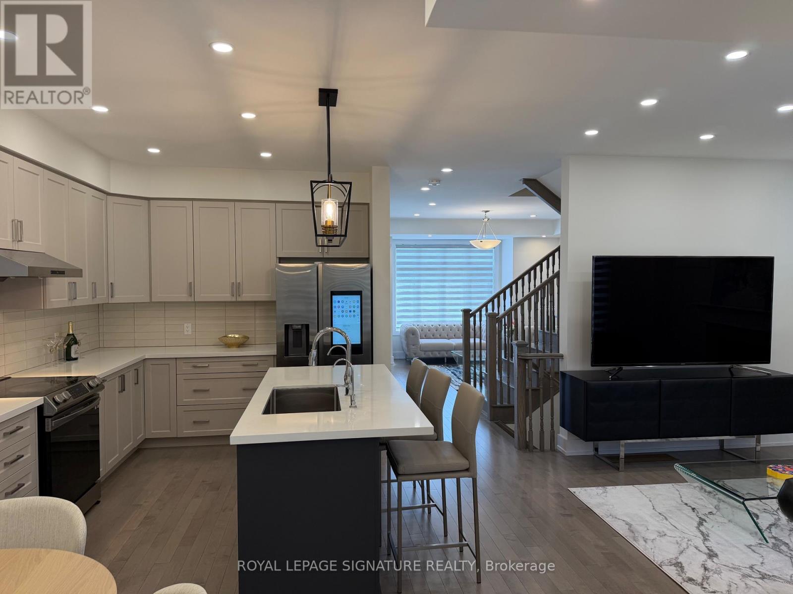 21 Kohn Lane, Markham, Ontario  L6C 3J3 - Photo 5 - N13033268