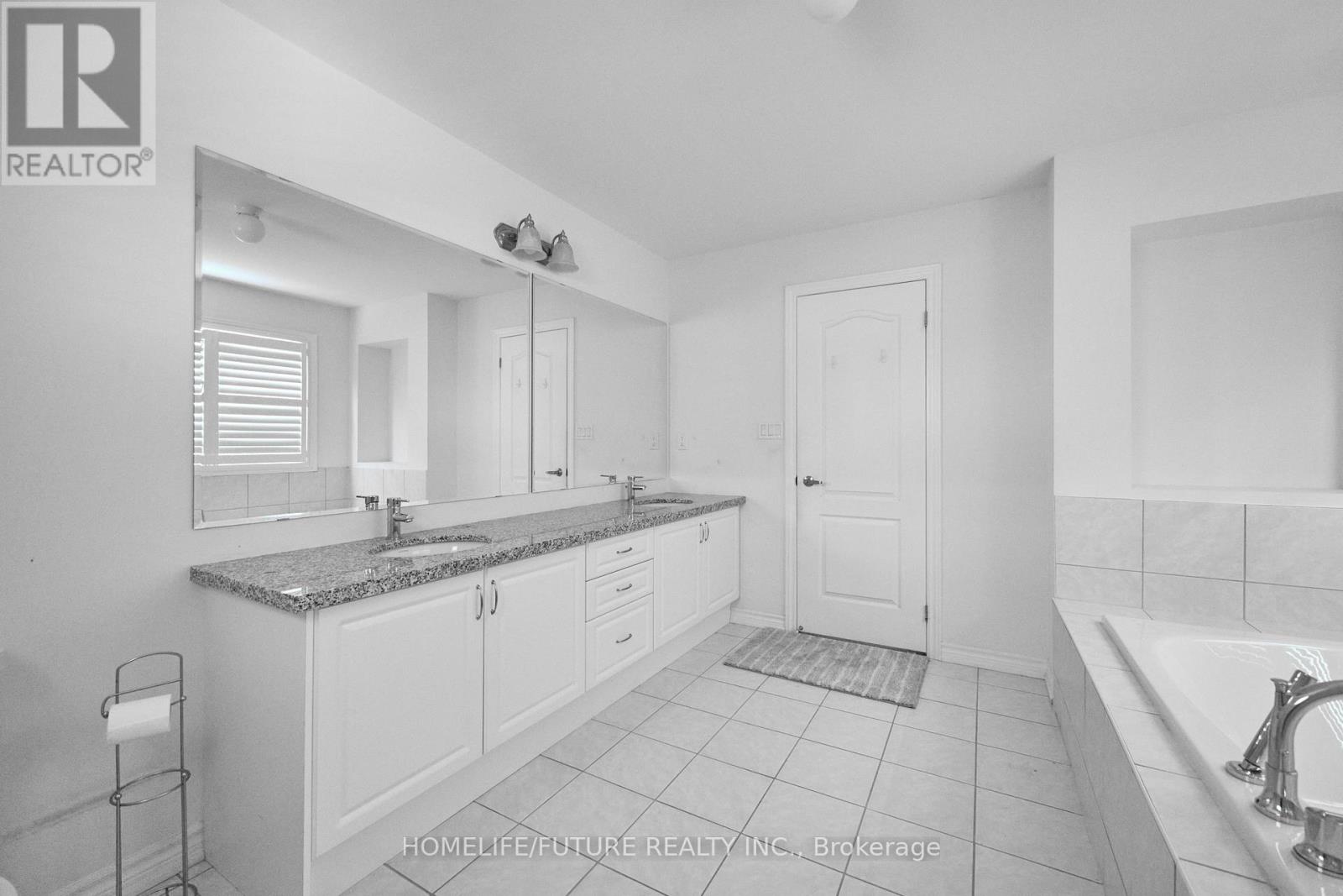 357 Danny Wheeler Boulevard, Georgina, Ontario  L4P 0K2 - Photo 23 - N13033306