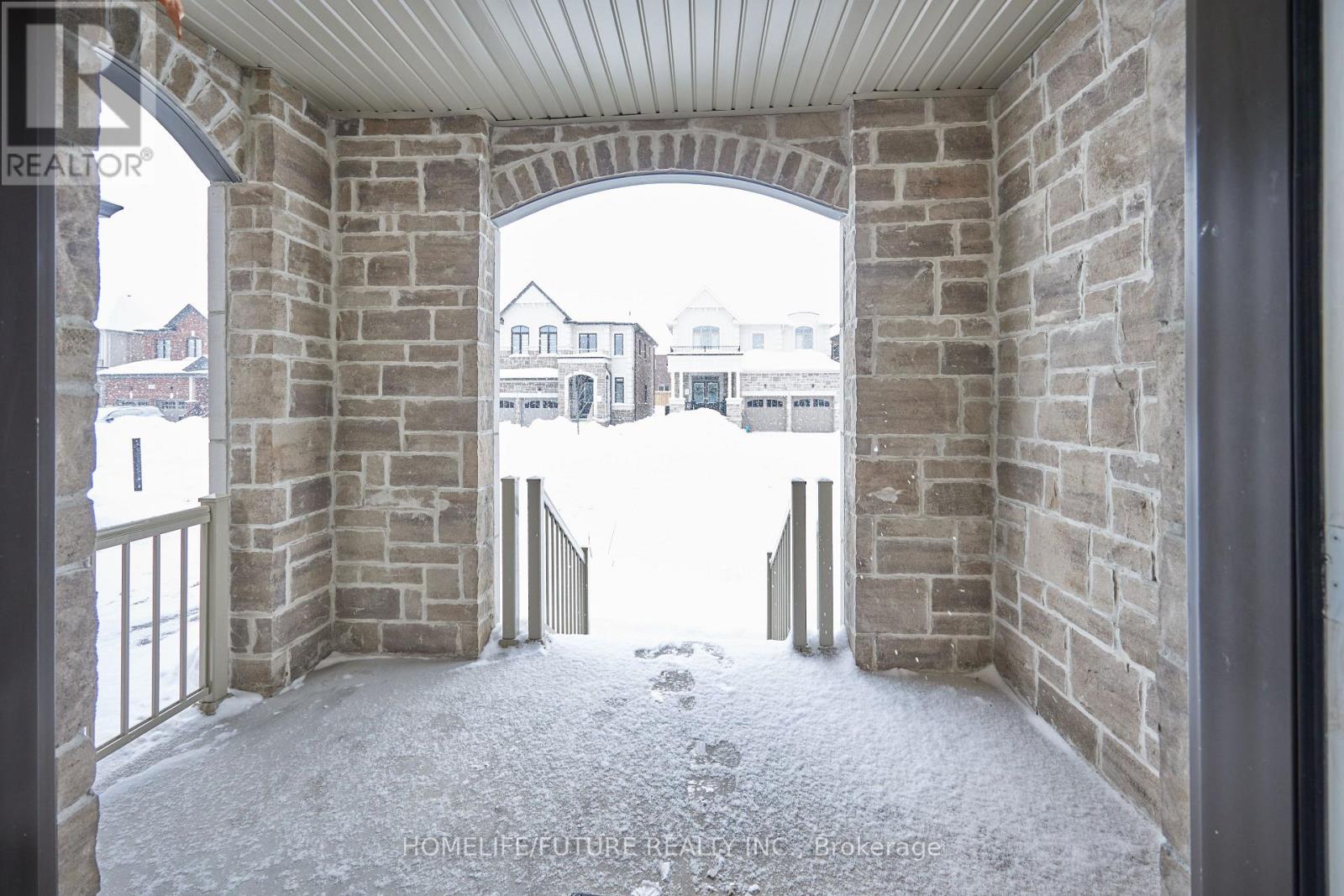 357 Danny Wheeler Boulevard, Georgina, Ontario  L4P 0K2 - Photo 6 - N13033306