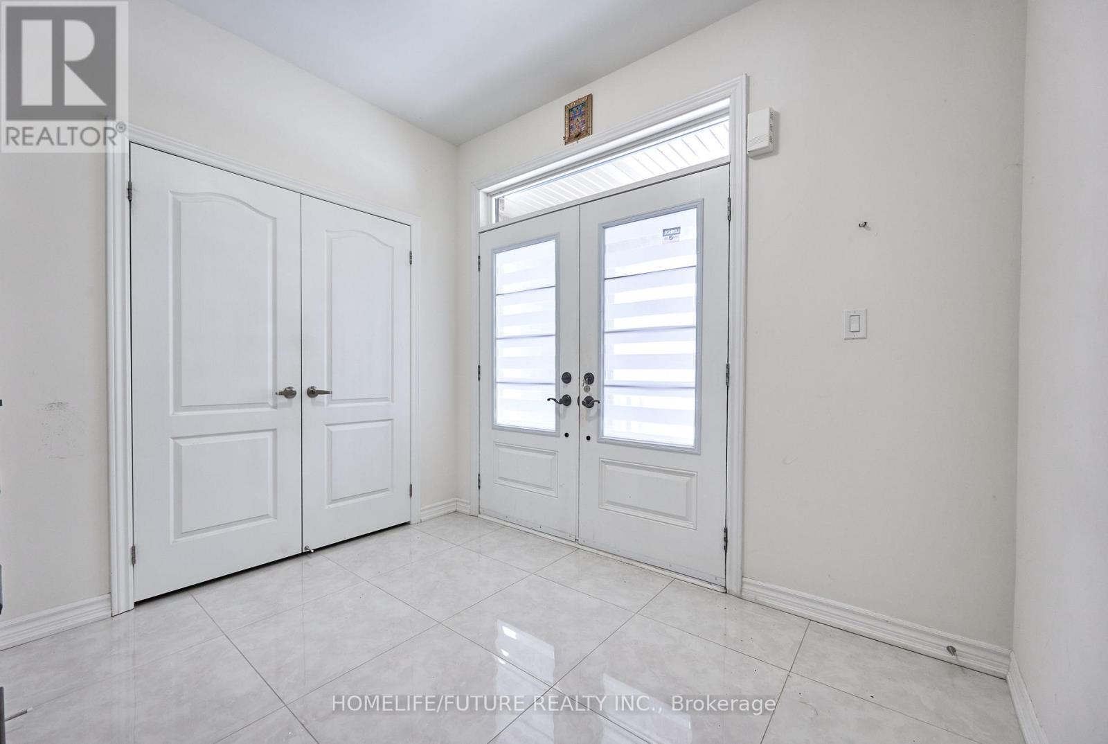 357 Danny Wheeler Boulevard, Georgina, Ontario  L4P 0K2 - Photo 8 - N13033306